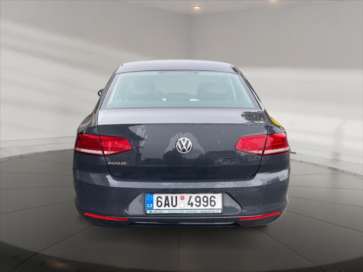 Volkswagen Passat Sedan / Limuzína 2,0 l 110 kw