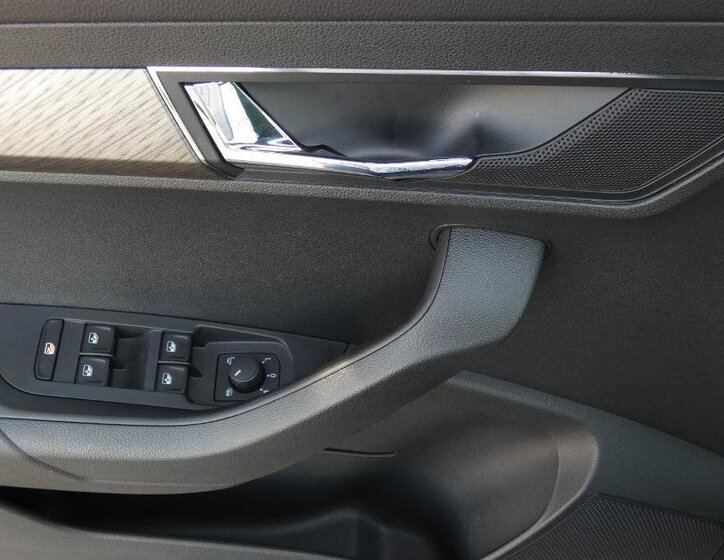 Škoda Karoq SUV / Terénní 1,5 l 110 kw