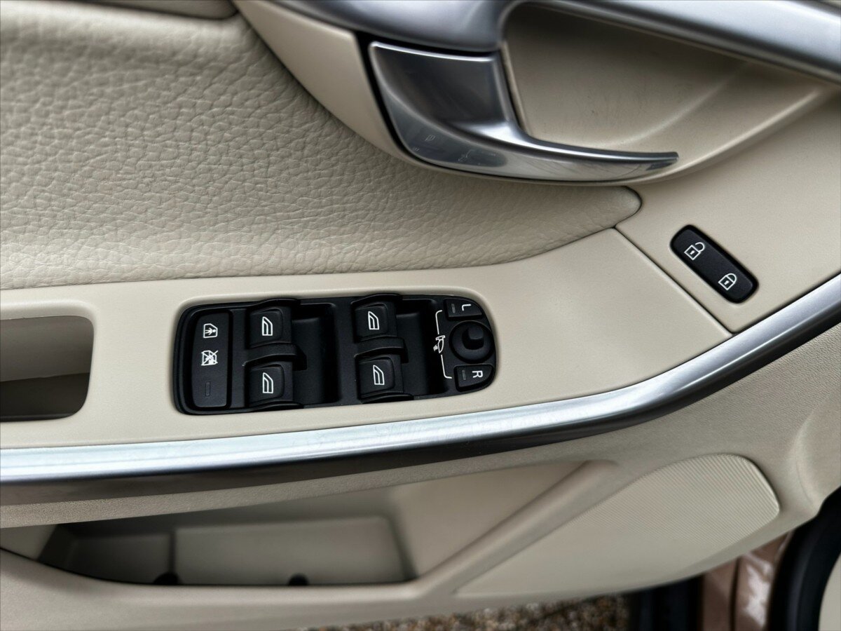 Volvo XC60 SUV / Terénní 2,4 l 136 kw