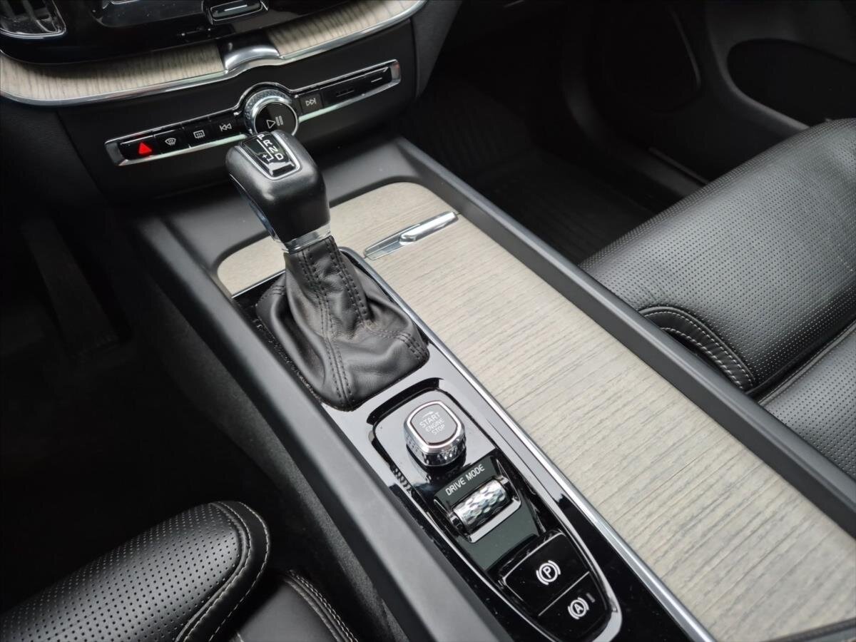 Volvo XC60 SUV 2,0 l 177 kw