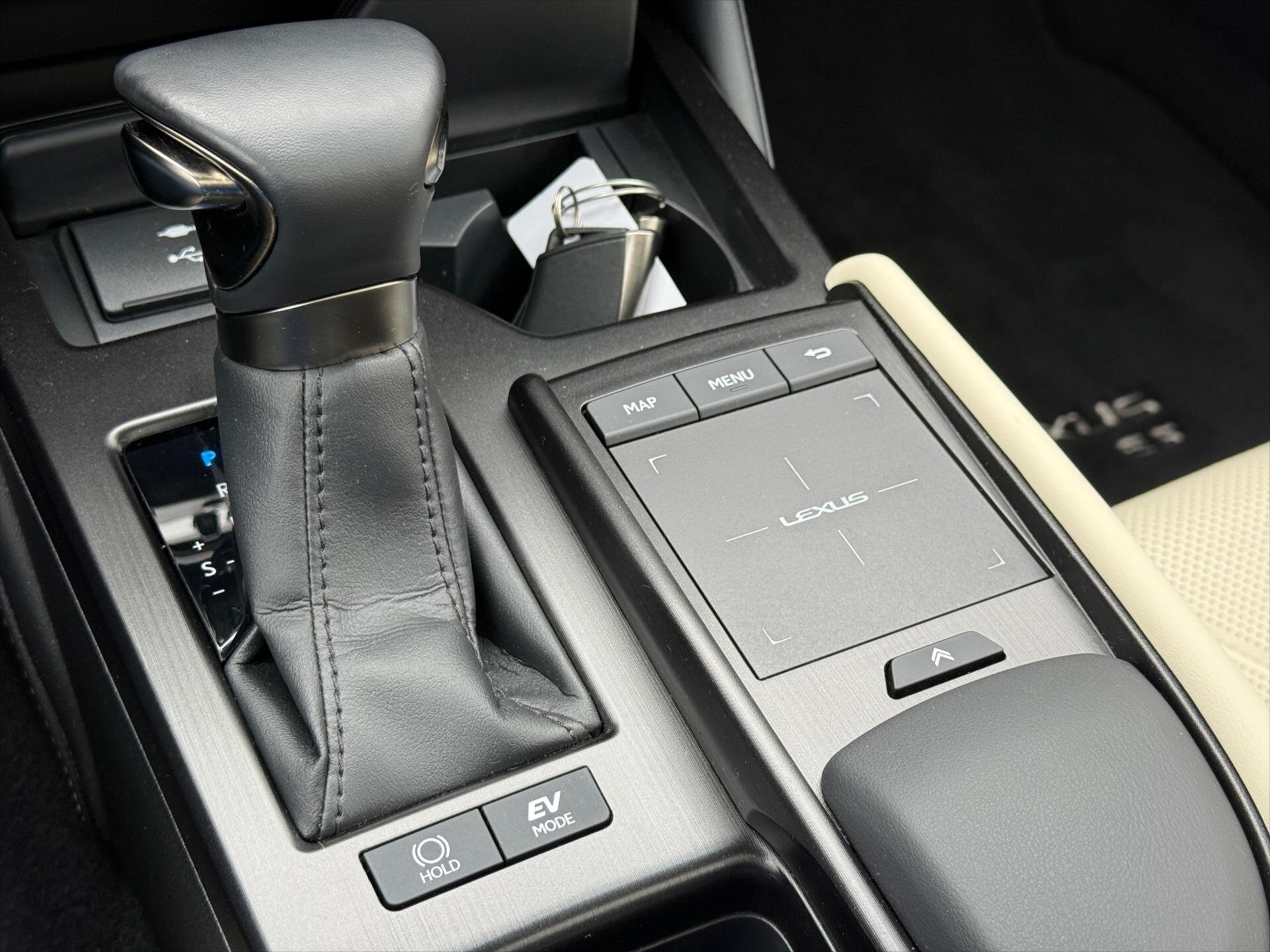 Lexus ES 300h Sedan 2,5 l 131 kw