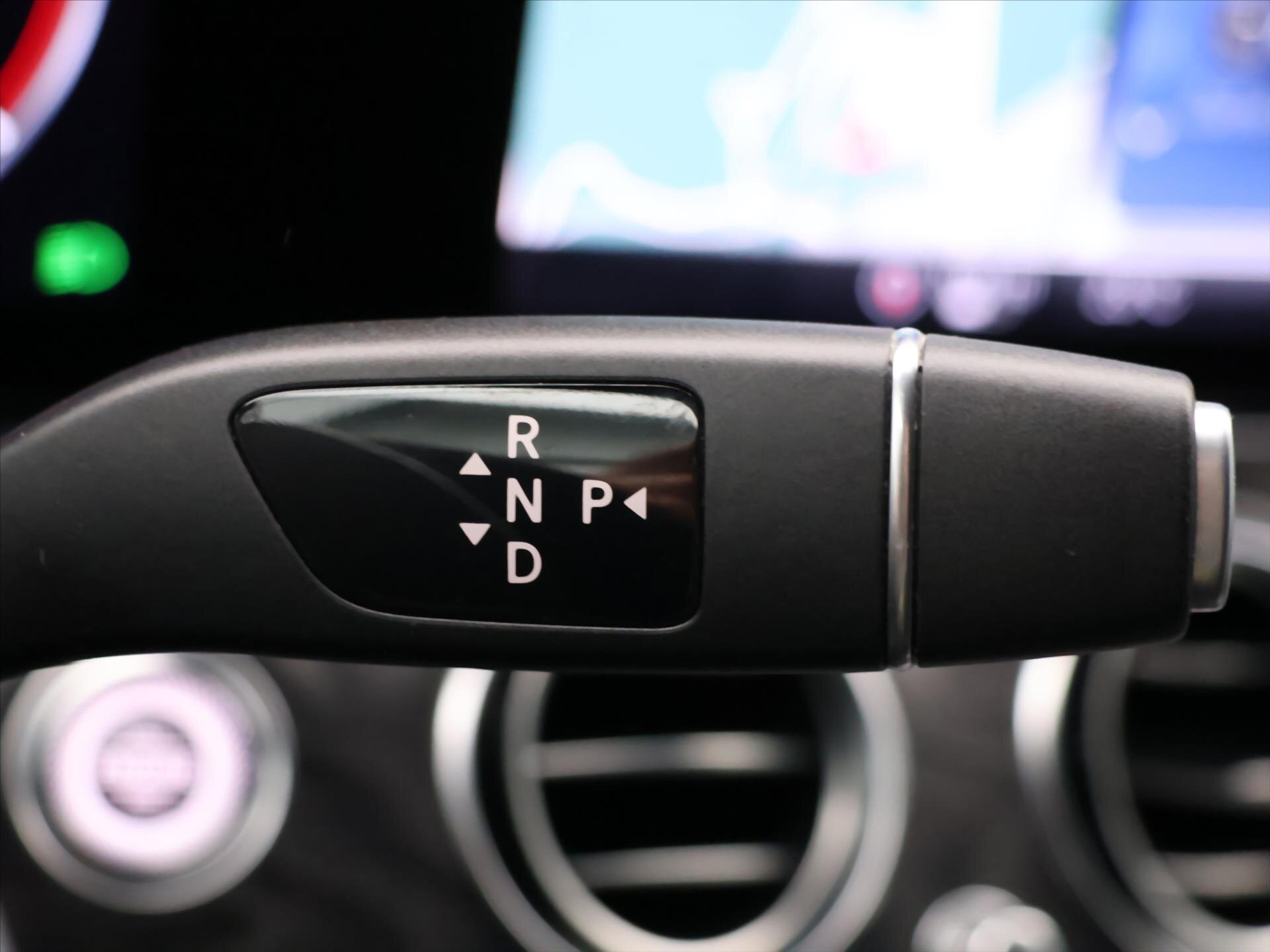 Mercedes-Benz Třídy E Kombi 2,0 l 143 kw