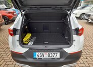 Opel Grandland X SUV 1,6 l 133 kw
