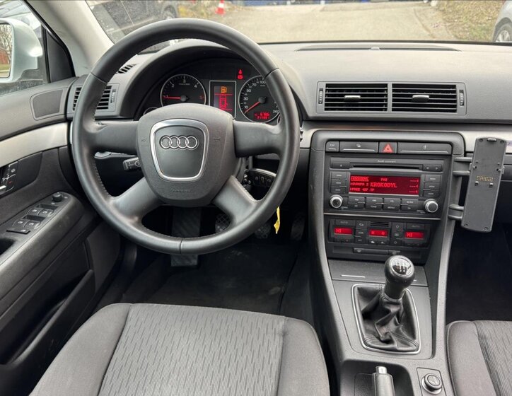 Audi A4 Kombi 2,0 l 103 kw
