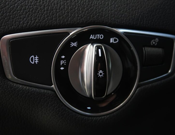 Mercedes-Benz Třídy E Kombi 2,0 l 143 kw