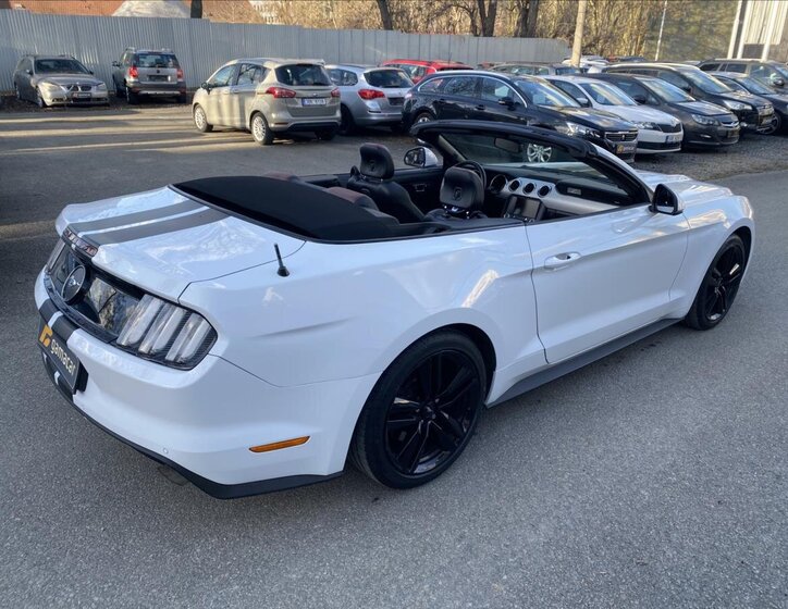 Ford Mustang Kabriolet 2,3 l 233 kw