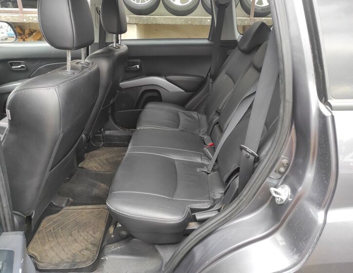 Mitsubishi Outlander 16