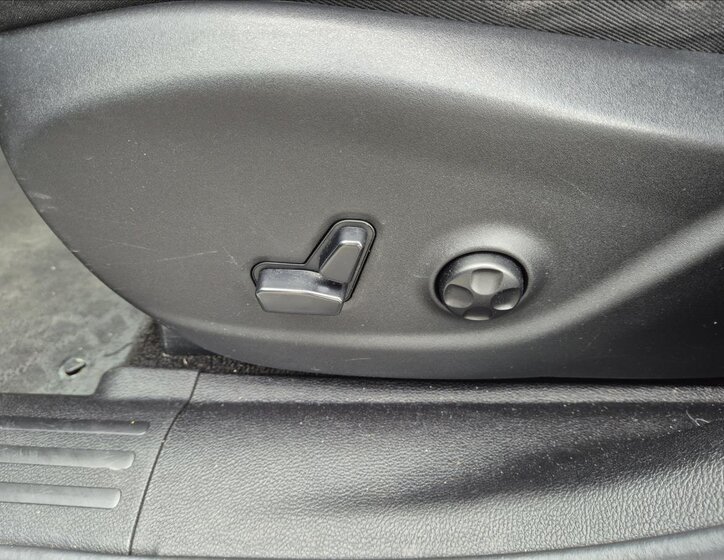 Jeep Cherokee SUV 2,2 l 147 kw