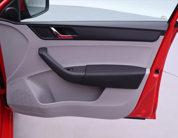 Škoda Rapid Liftback 1,2 l 77 kw