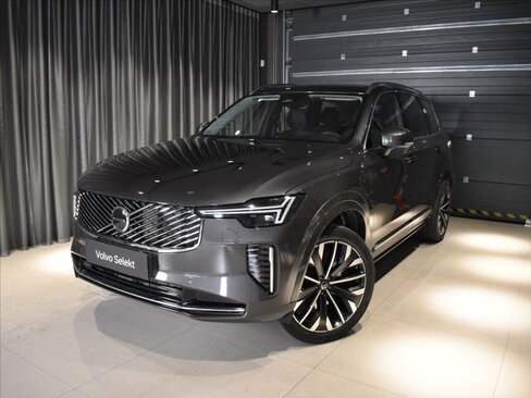 Volvo XC90 SUV / Terénní 2,0 l 228 kw