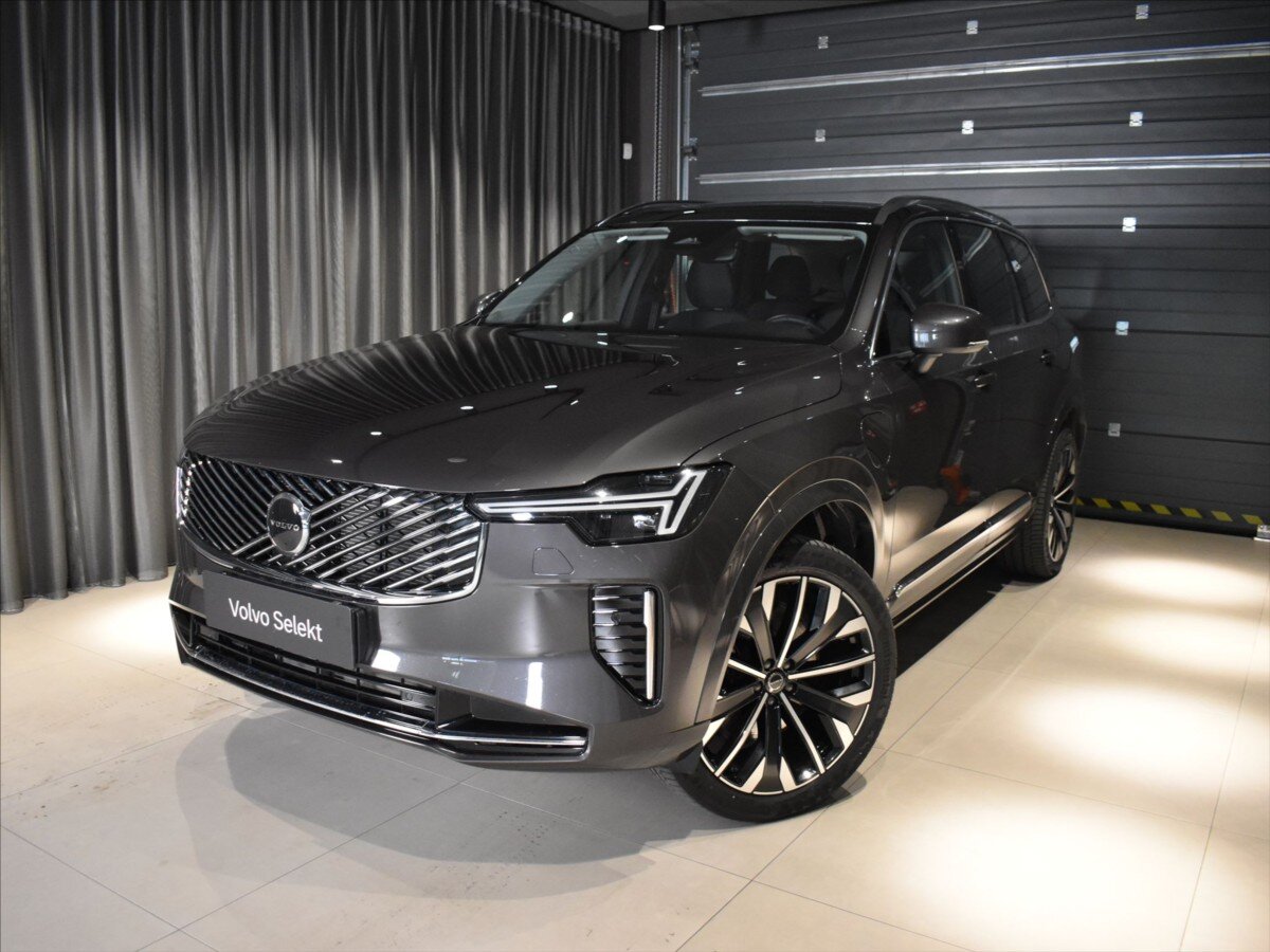 Volvo XC90 SUV / Terénní 2,0 l 228 kw