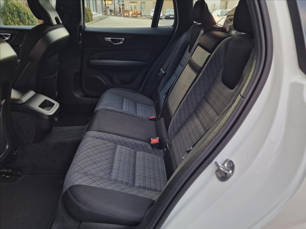 Volvo V60 Kombi 2,0 l 145 kw