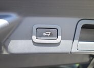 Land Rover Range Rover Velar SUV / Terénní 3,0 l 221 kw