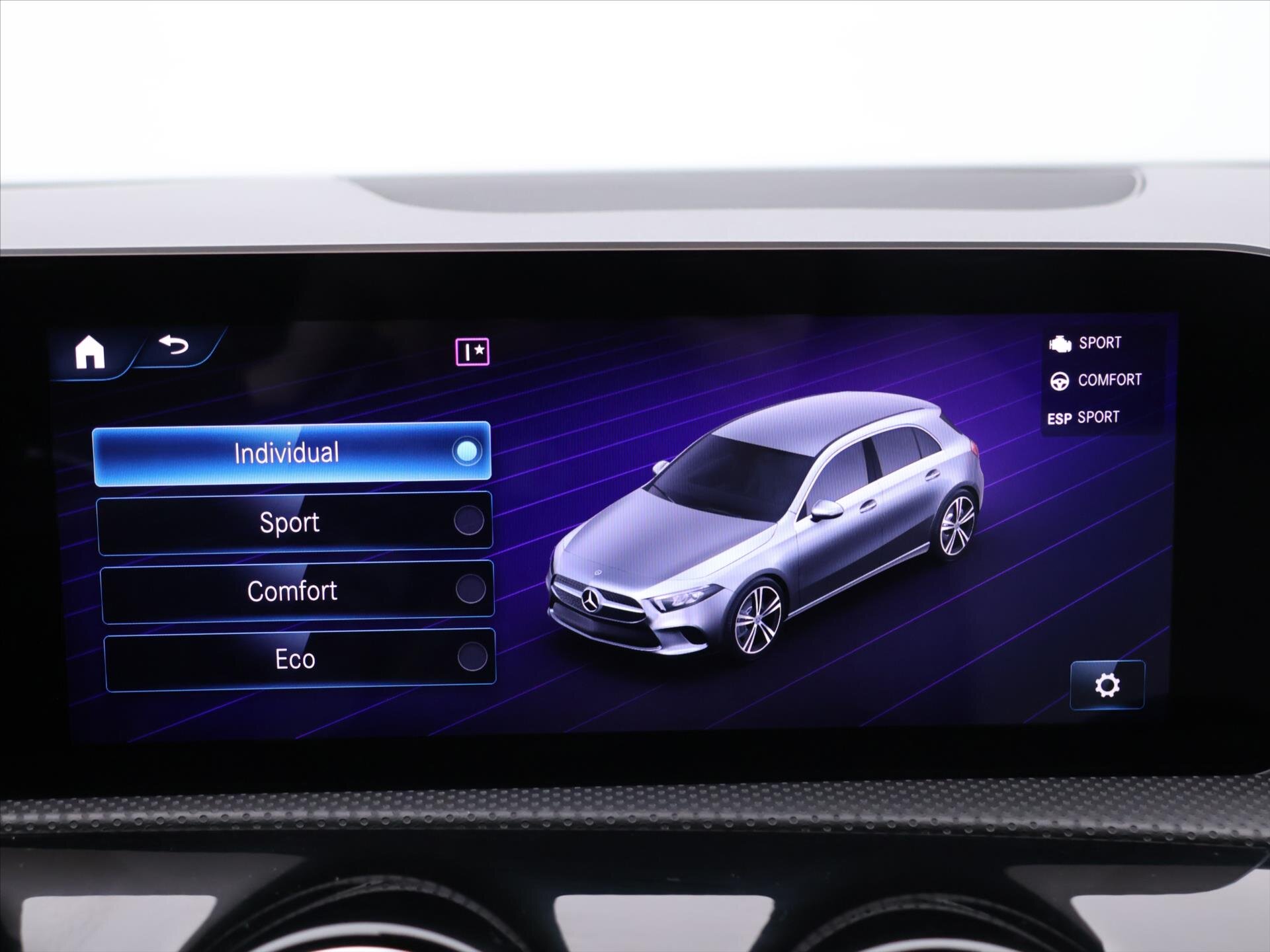 Mercedes-Benz Třídy A Hatchback 1,3 l 120 kw