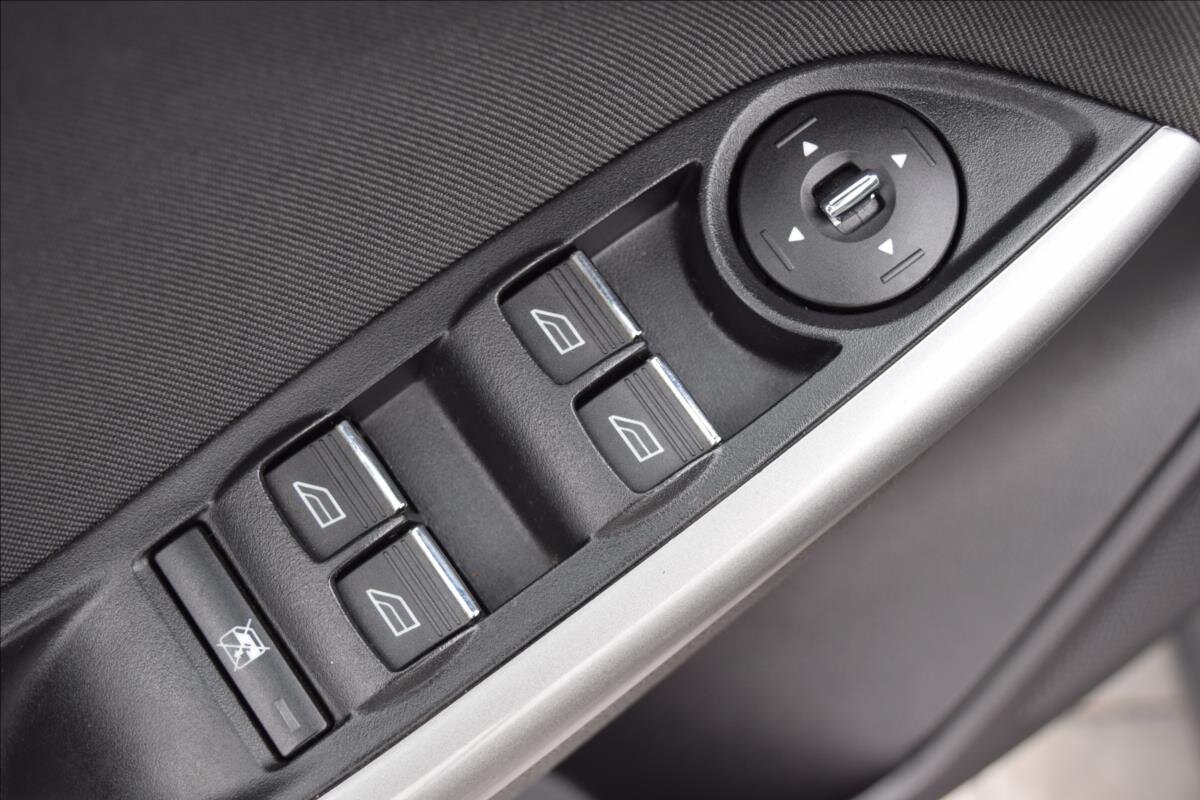 Ford Focus Kombi 998,0 92 kw