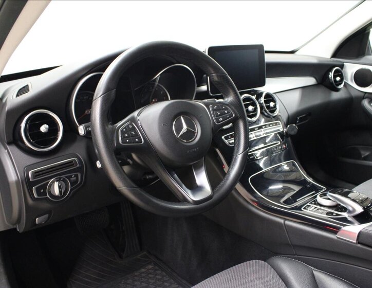 Mercedes-Benz Třídy C Kombi 2,0 l 135 kw