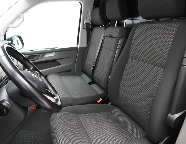 Volkswagen Transporter Skříň 2,0 l 110 kw