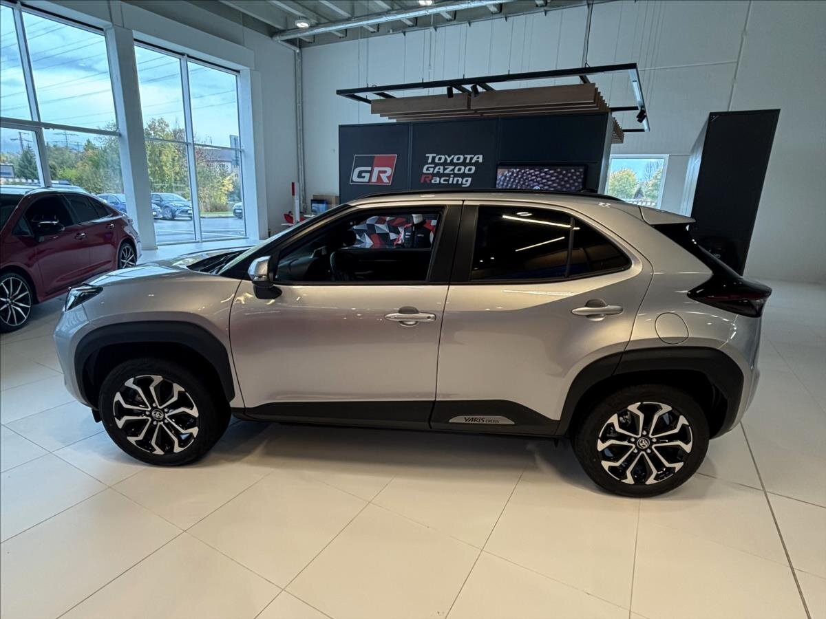 Toyota Yaris Cross SUV 1,5 l 96 kw