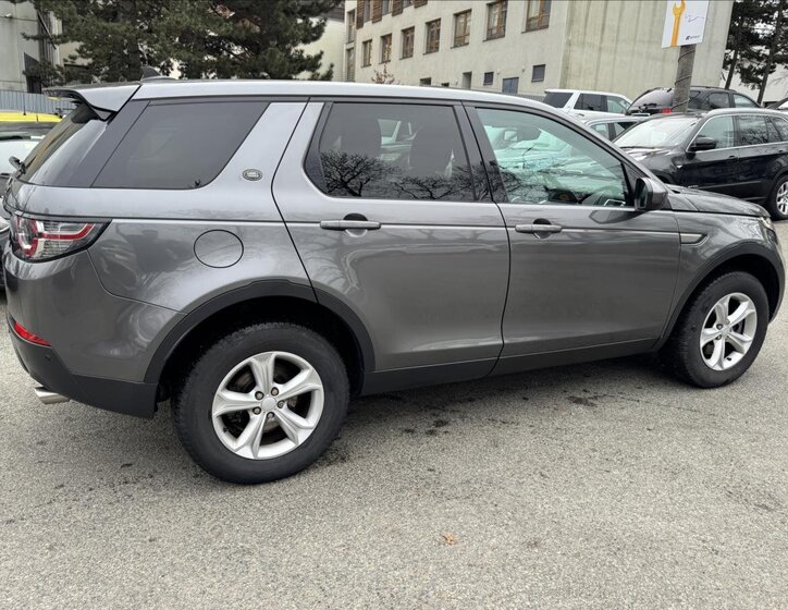 Land Rover Discovery Sport SUV 2,0 l 110 kw