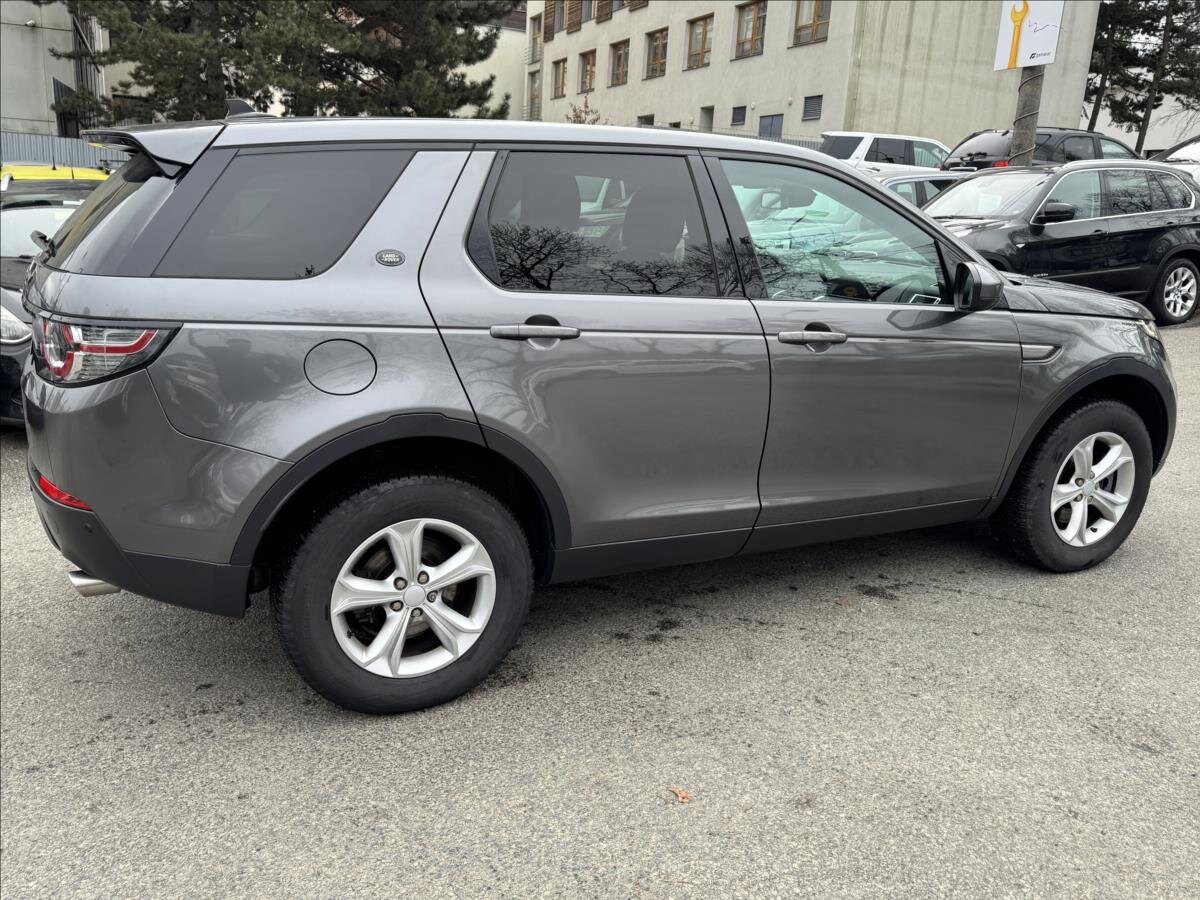 Land Rover Discovery Sport SUV 2,0 l 110 kw