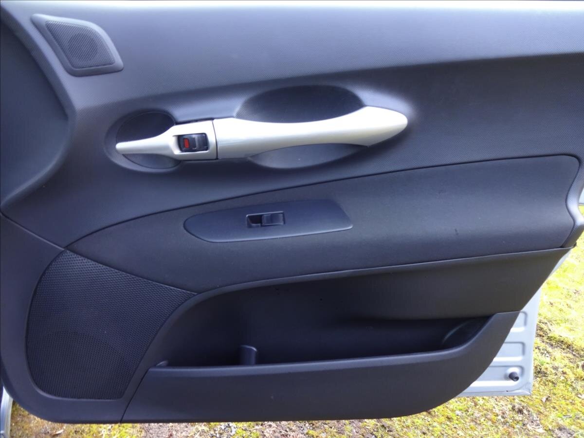 Toyota Auris Hatchback 1,3 l 74 kw