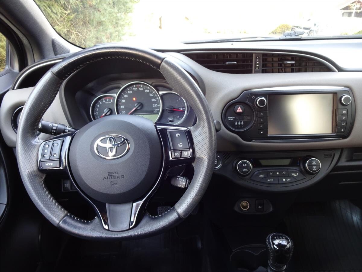 Toyota Yaris Kombi 1,3 l 73 kw