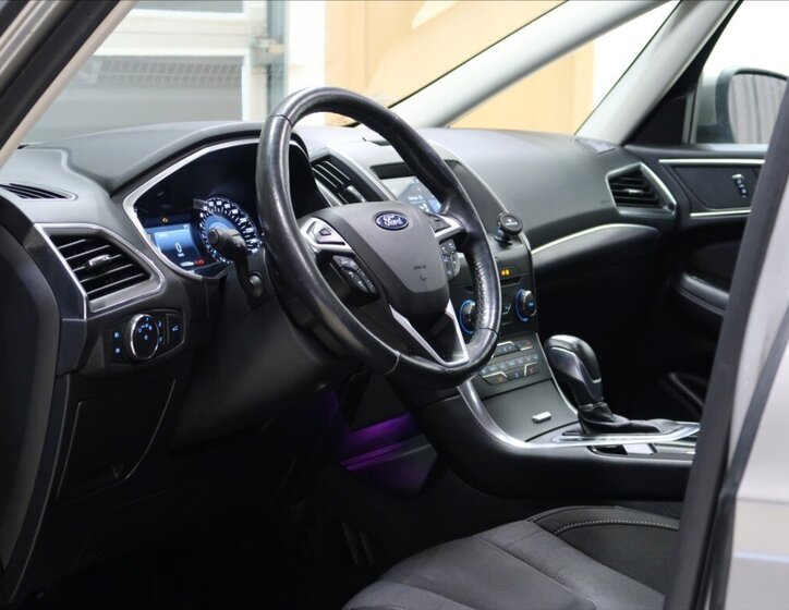 Ford S-MAX MPV 2,0 l 132 kw