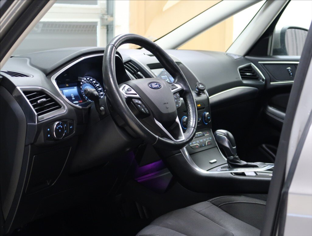 Ford S-MAX MPV 2,0 l 132 kw