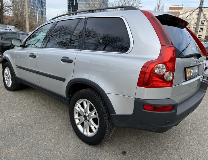 Volvo XC90 SUV / Terénní 2,4 l 120 kw