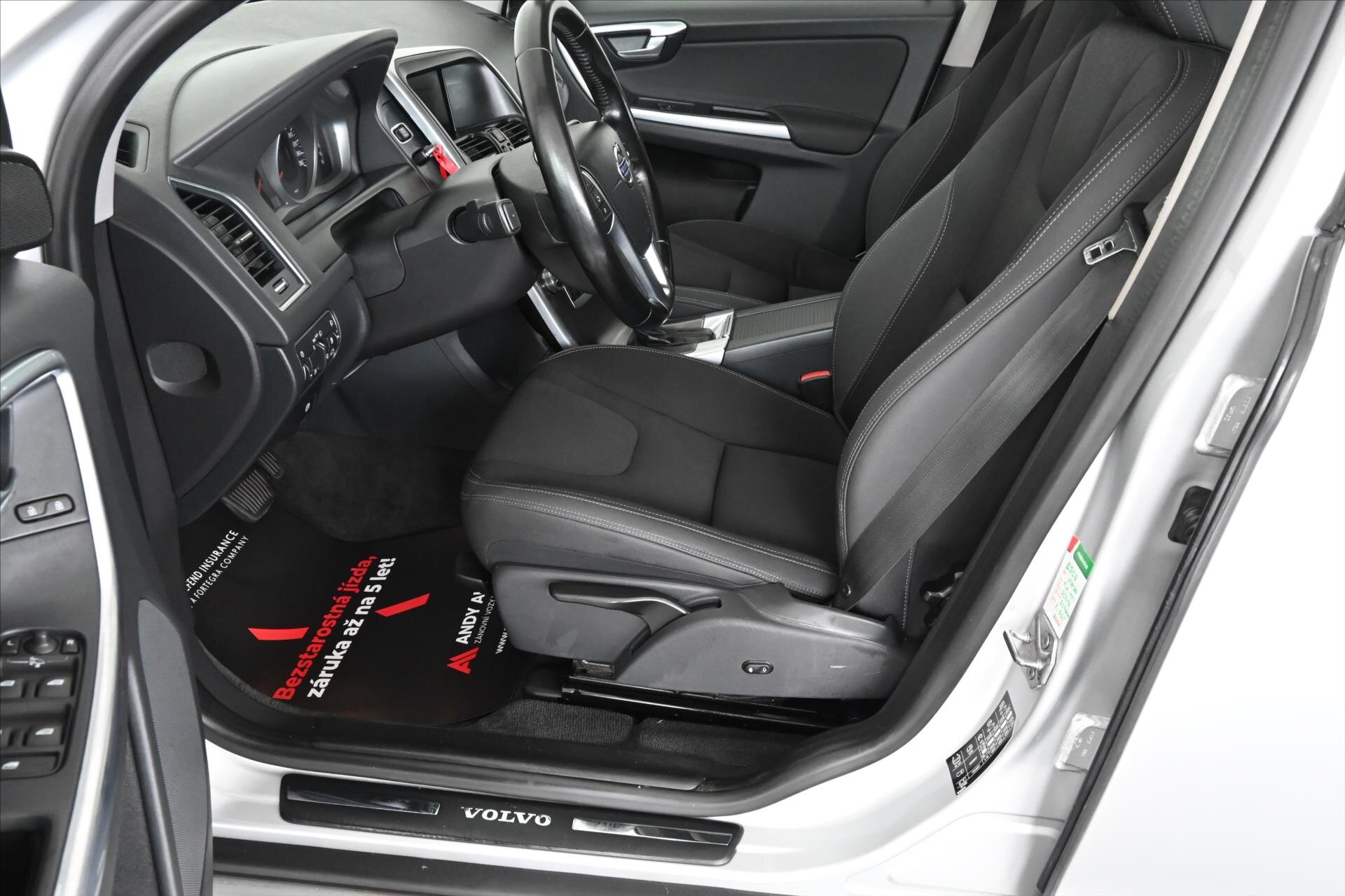 Volvo XC60 SUV / Terénní 2,4 l 133 kw