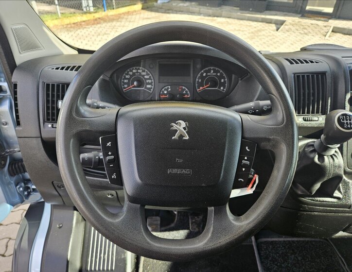 Peugeot Boxer 11