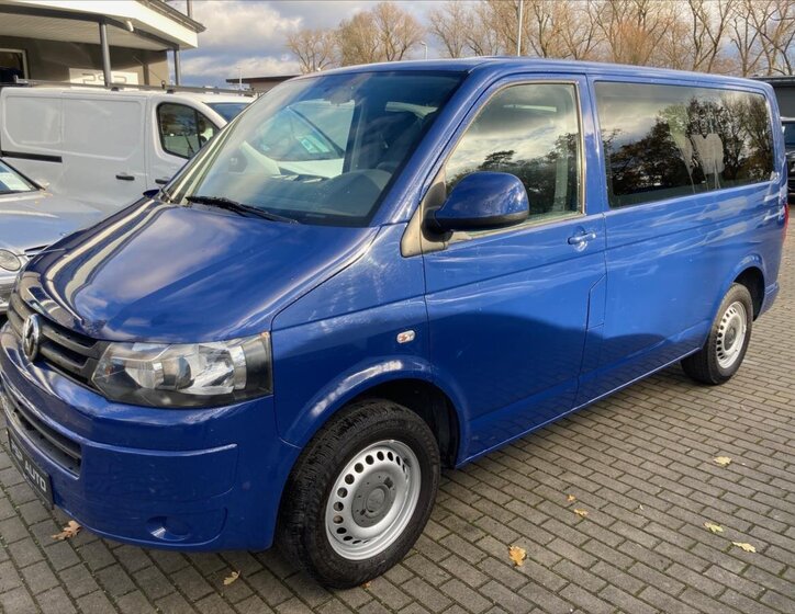 Volkswagen Caravelle 1