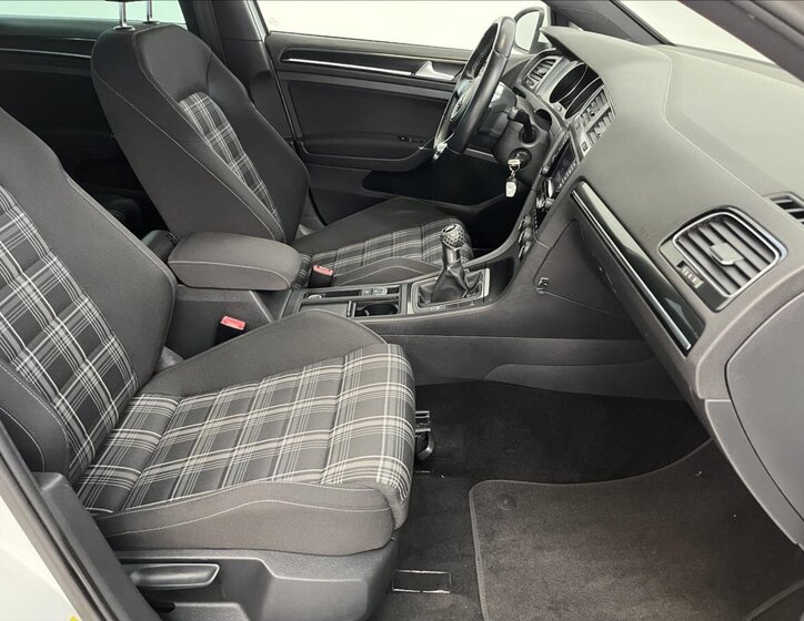 Volkswagen Golf Hatchback 2,0 l 135 kw