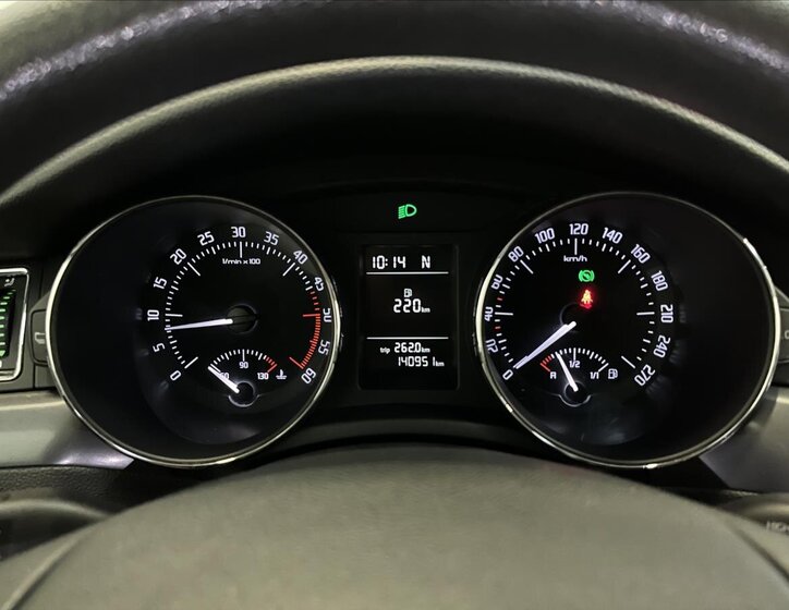 Škoda Superb Liftback 2,0 l 103 kw