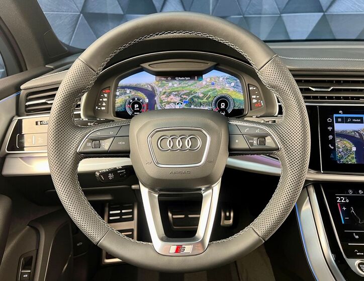Audi Q7 12