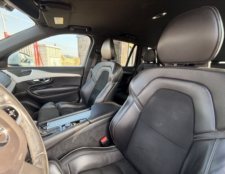 Volvo XC90 SUV / Terénní 2,0 l 173 kw