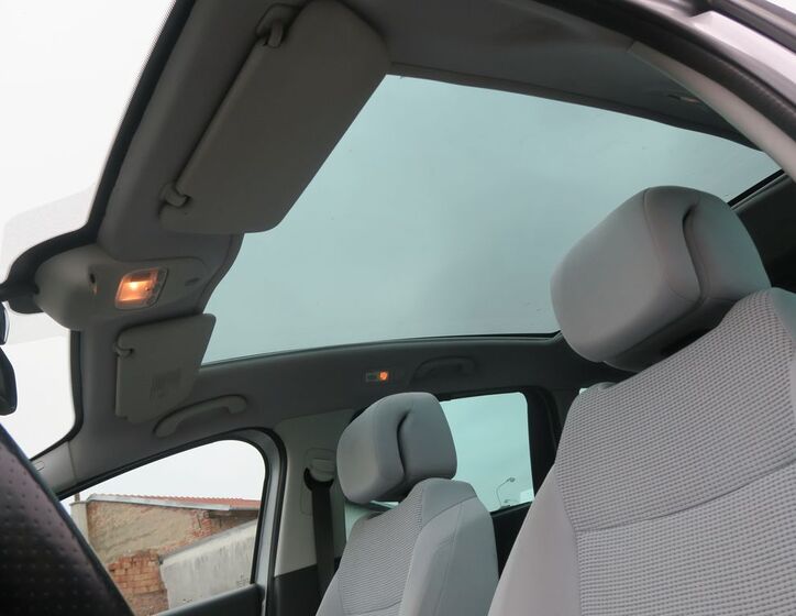 Peugeot 5008 MPV 2,0 l 120 kw