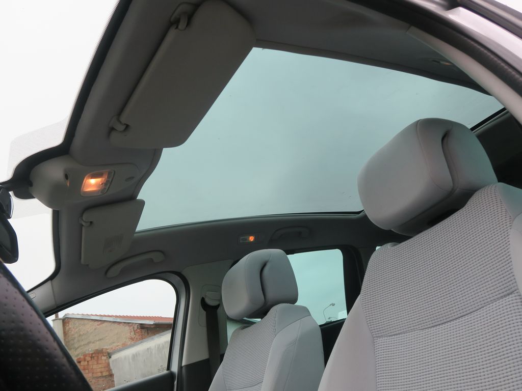 Peugeot 5008 MPV 2,0 l 120 kw