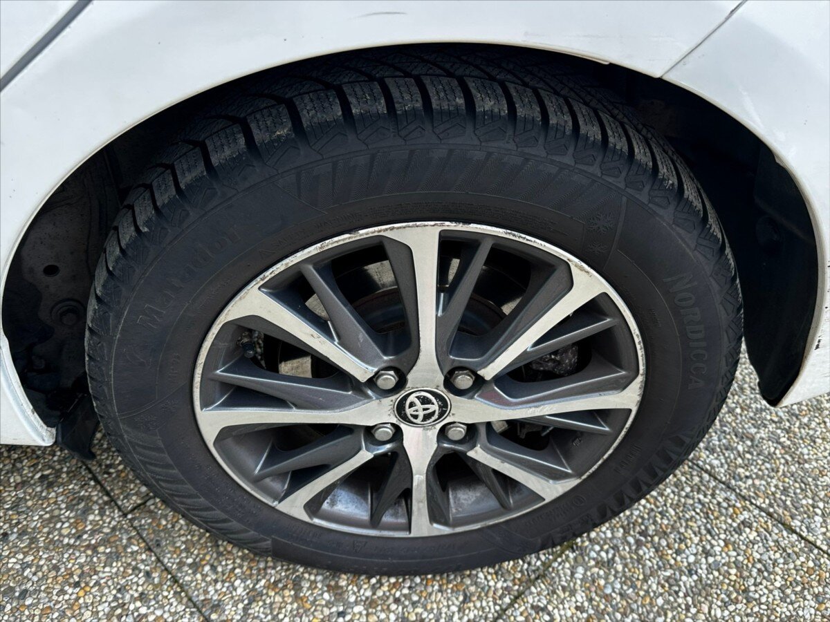 Toyota Yaris Kombi 1,5 l 54 kw