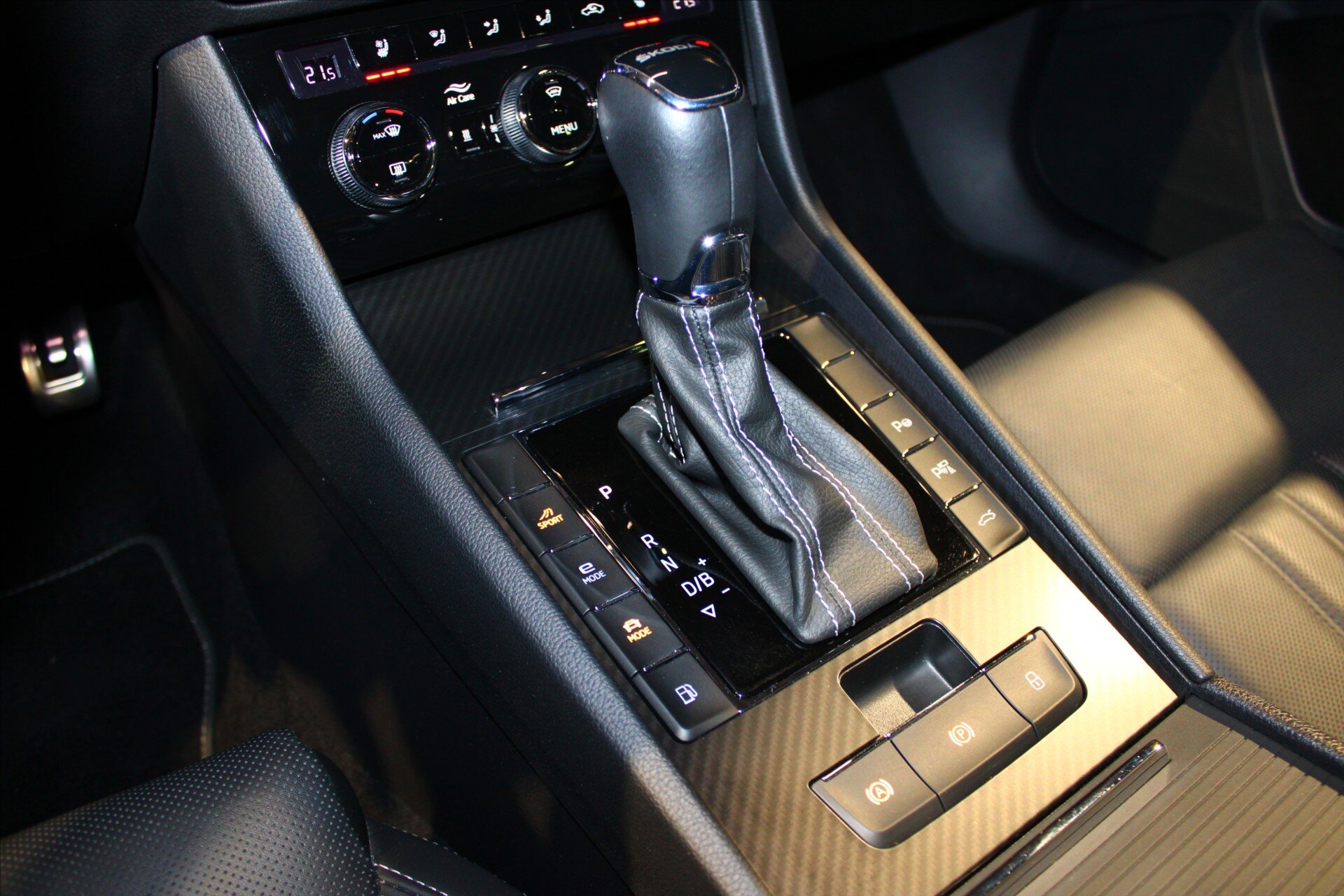 Škoda Superb Liftback 1,4 l 160 kw