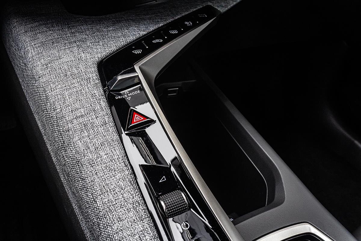 Peugeot 5008 SUV 1,2 l 0