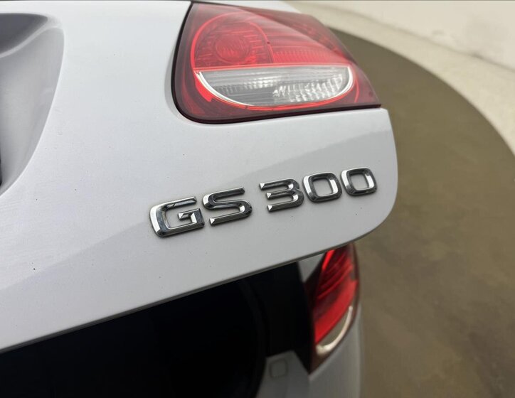 Lexus GS 300 Sedan / Limuzína 3,0 l 183 kw