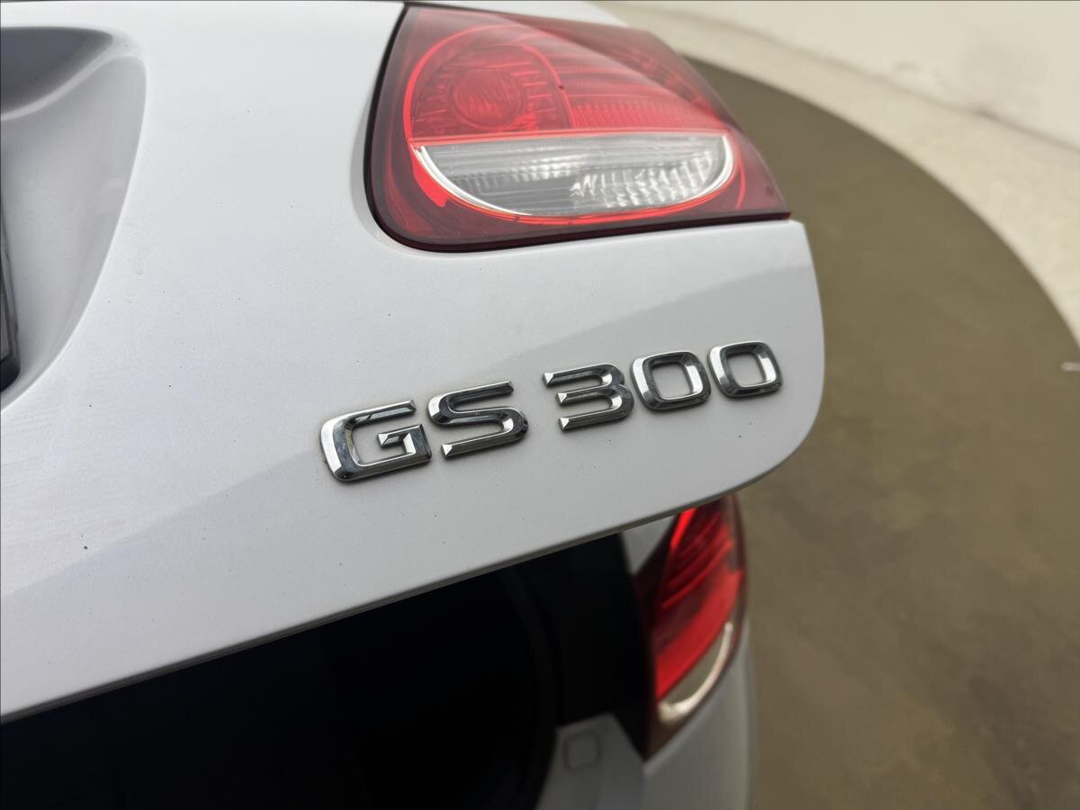 Lexus GS 300 Sedan / Limuzína 3,0 l 183 kw