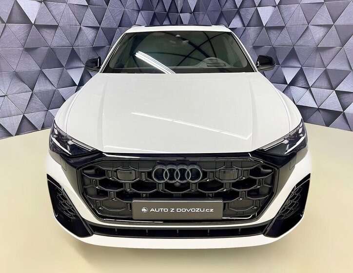 Audi Q8 2