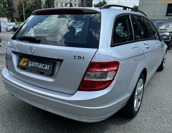 Mercedes-Benz Třídy C Kombi 2,1 l 100 kw