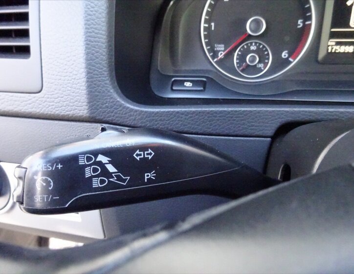 Volkswagen Multivan 23