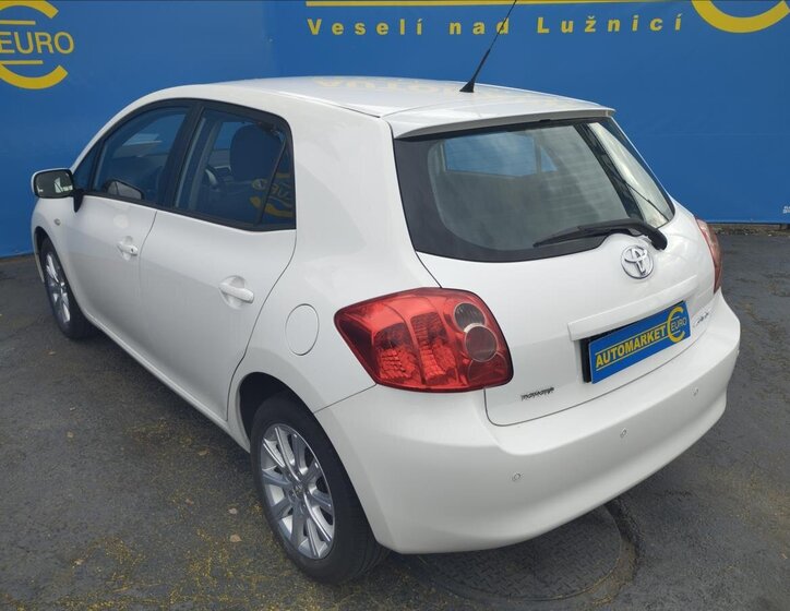 Toyota Auris Hatchback 1,3 l 74 kw