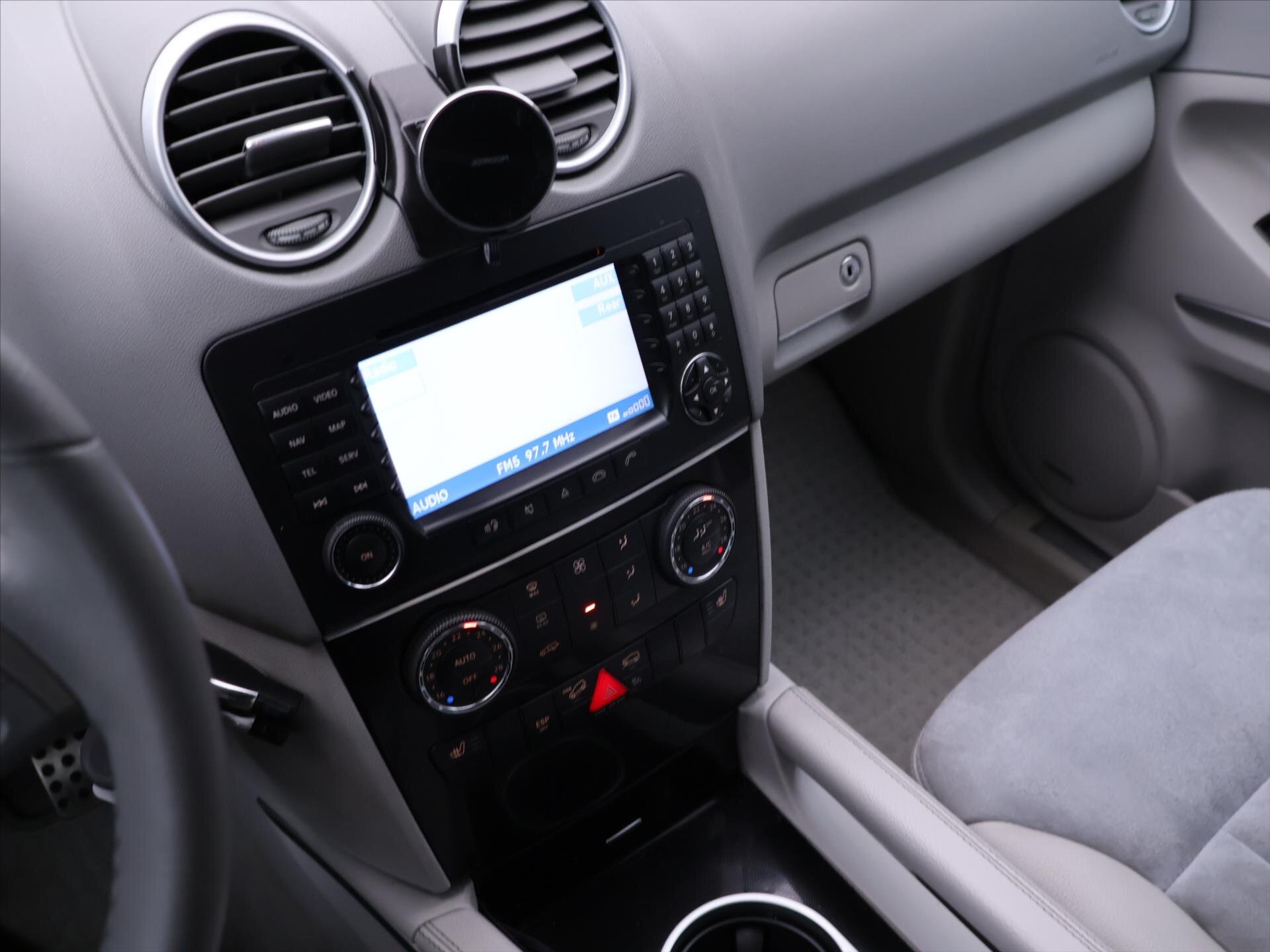 Mercedes-Benz Třídy M SUV 3,2 l 165 kw