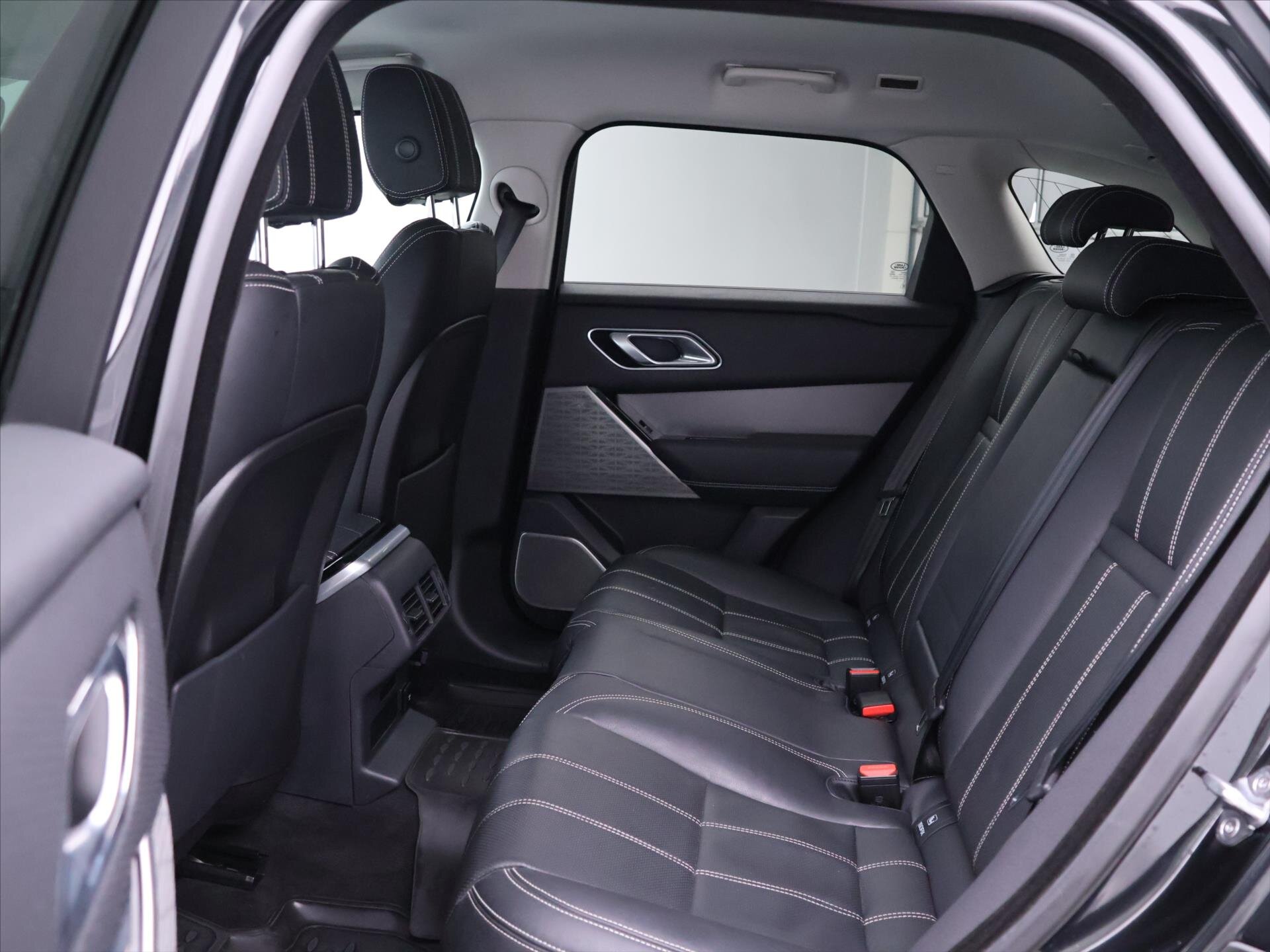 Land Rover Range Rover Velar SUV / Terénní 2,0 l 150 kw