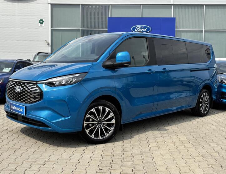 Ford Tourneo Custom 1